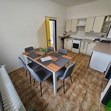Hotel Squash Centrum Prievidza Rum bild