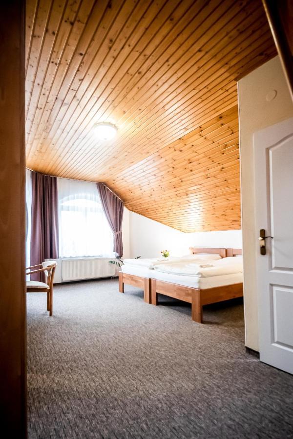 Hotel Squash Centrum Prievidza Exteriör bild