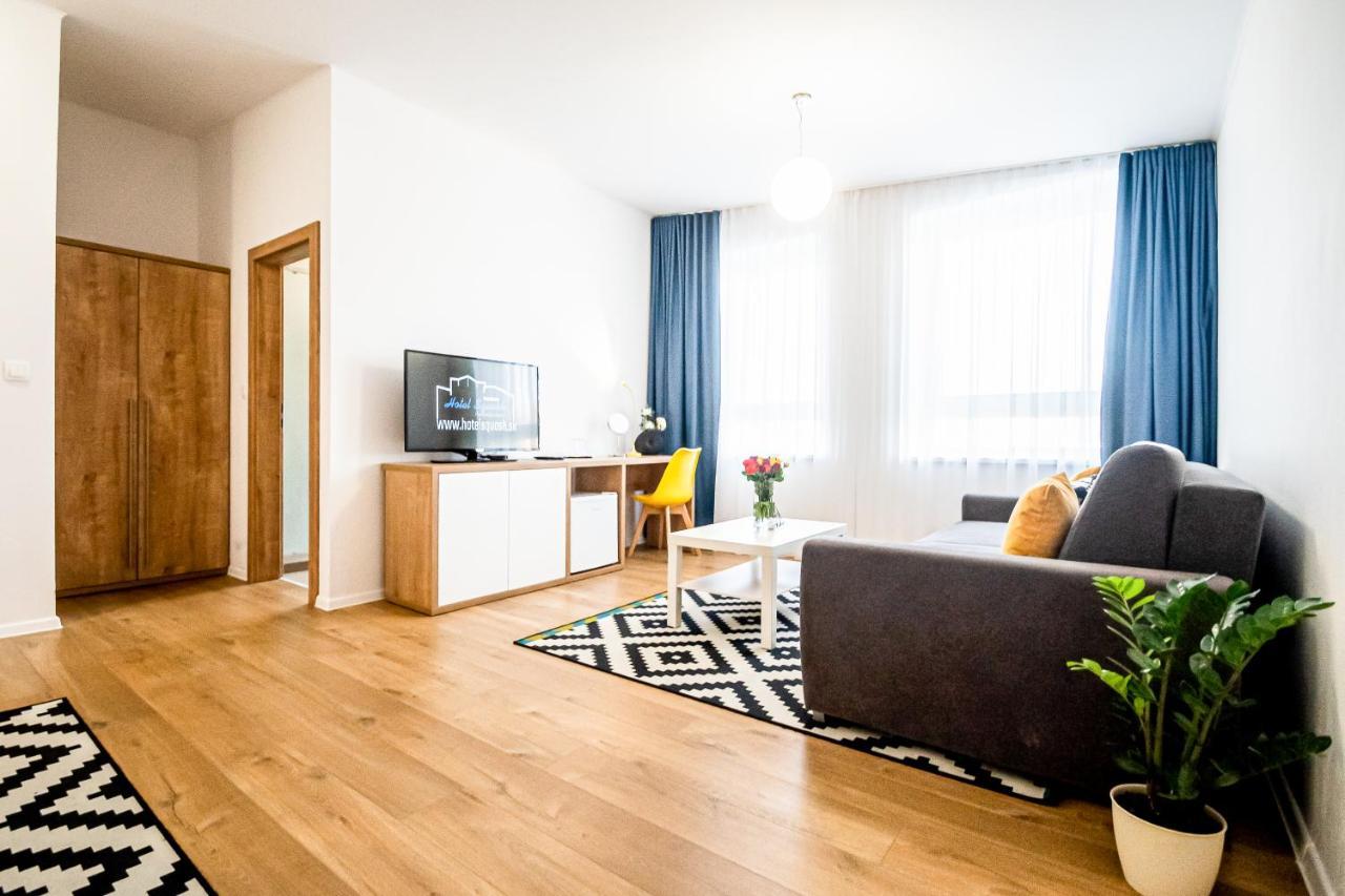Hotel Squash Centrum Prievidza Exteriör bild