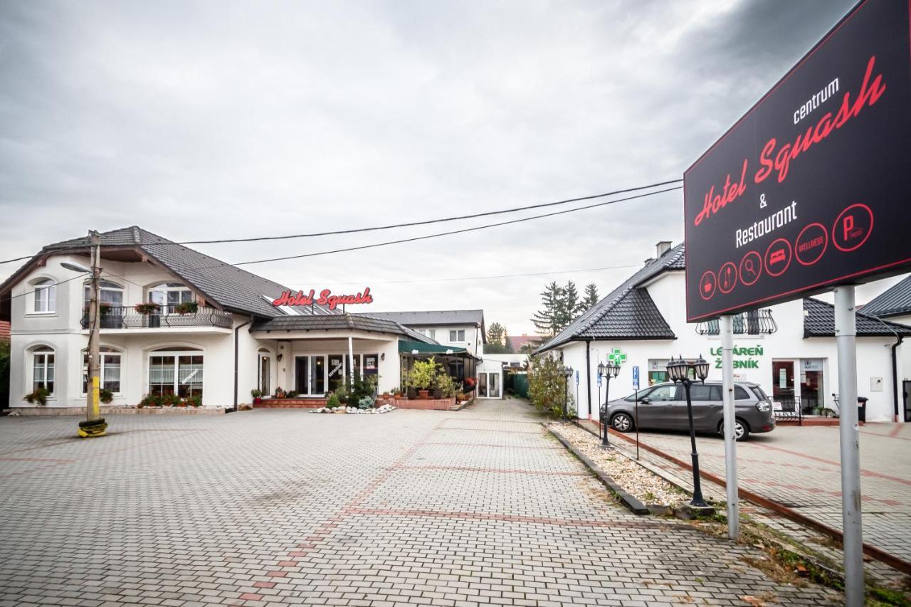 Hotel Squash Centrum Prievidza Exteriör bild