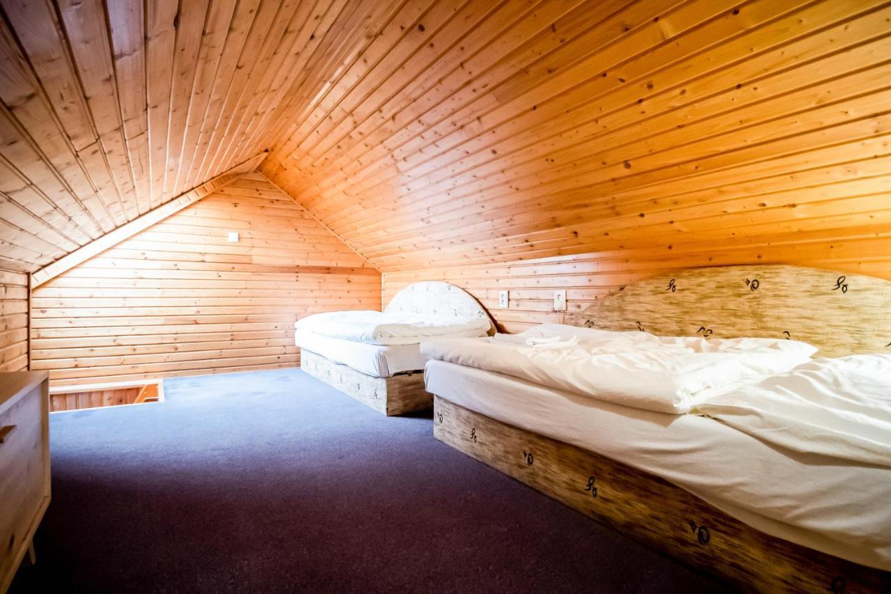 Hotel Squash Centrum Prievidza Exteriör bild