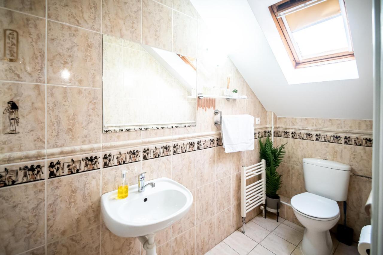 Hotel Squash Centrum Prievidza Exteriör bild