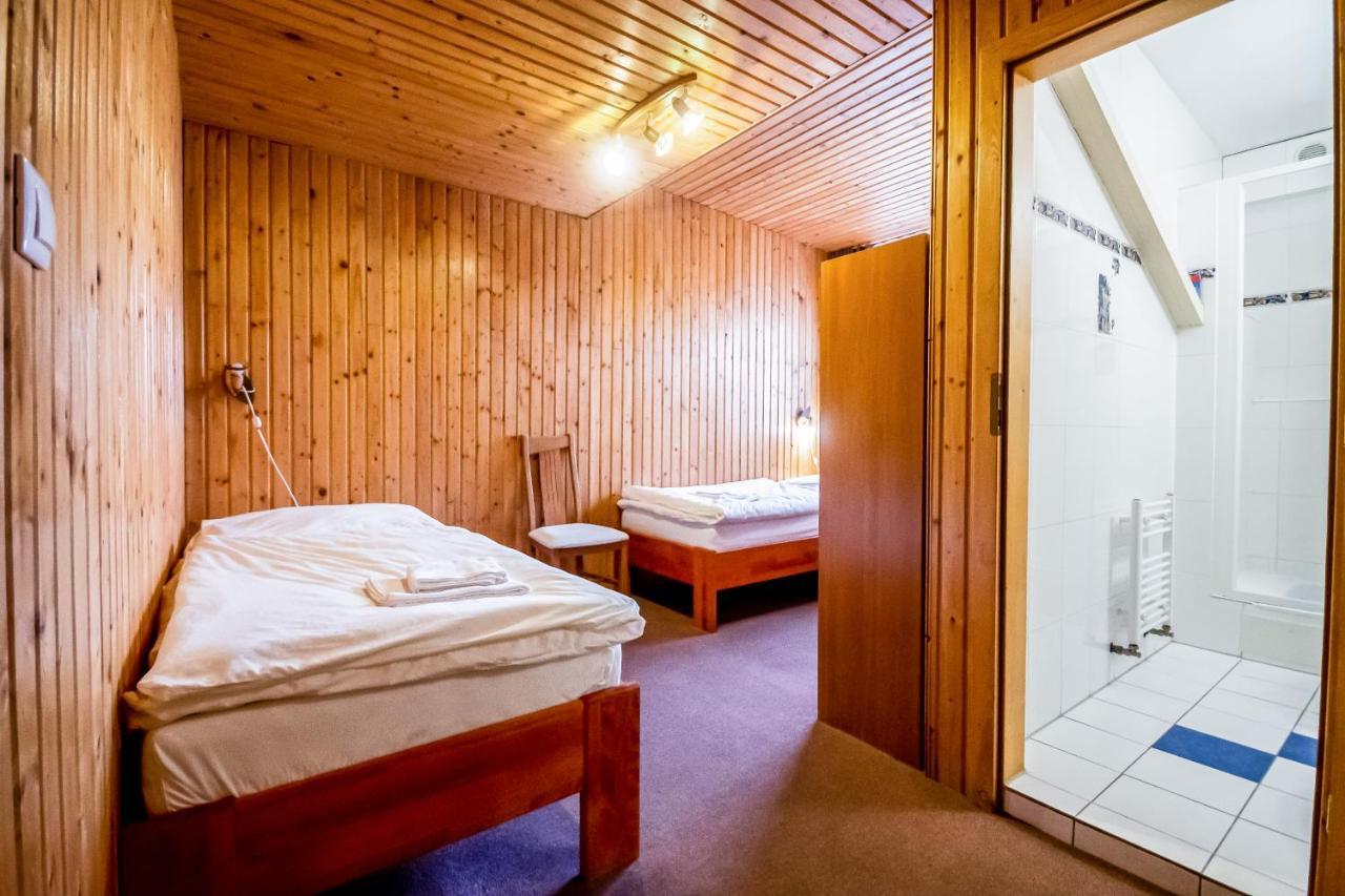 Hotel Squash Centrum Prievidza Exteriör bild
